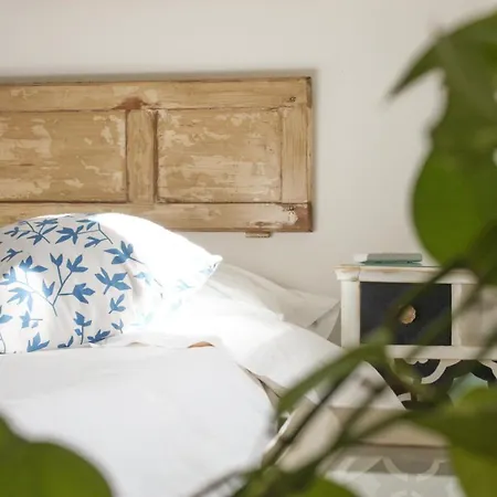 فندق مبيت وإفطار Sa Prazza كالياري